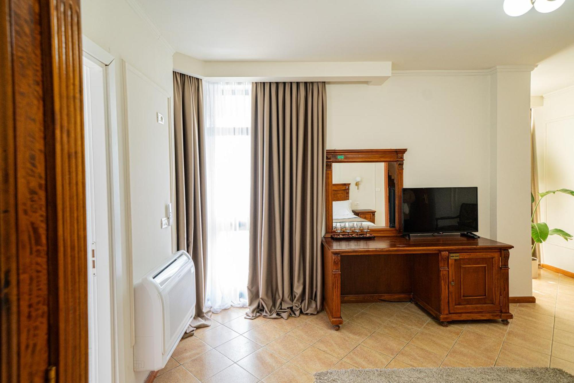 Vila Belvedere Shkallnur Luaran gambar